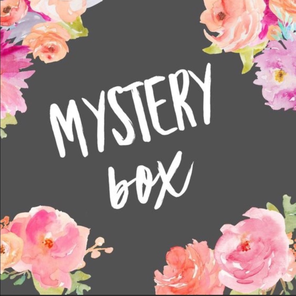 Mystery Box 5 items Womens Clothing